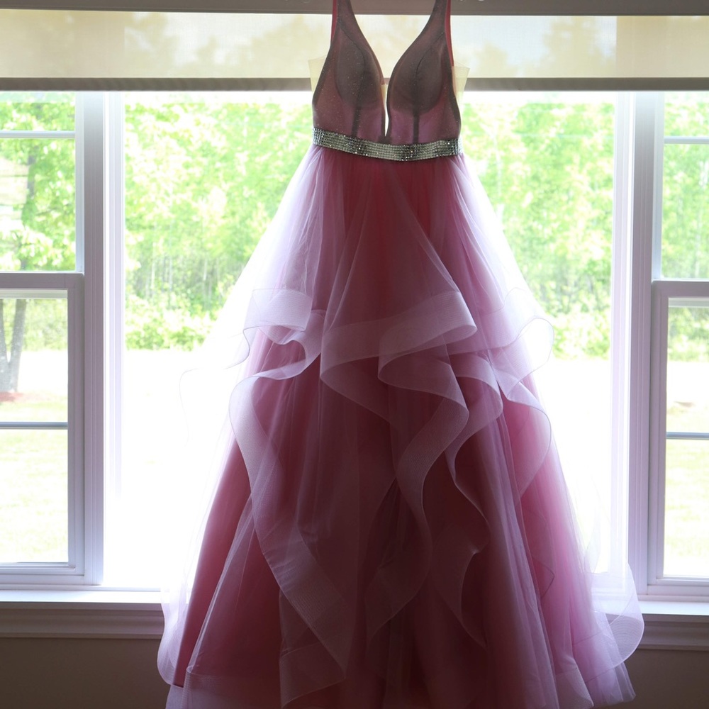 Size 6 Madison James Prom Dress